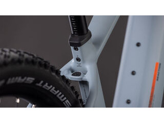 CUBE Reaction Hybrid Race 800 click to zoom image