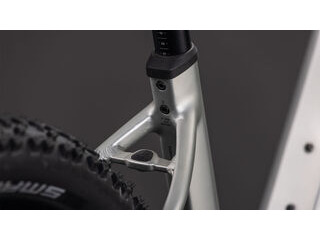 CUBE Reaction Hybrid One 800 click to zoom image