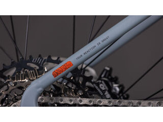 CUBE Reaction Hybrid Race 800 click to zoom image