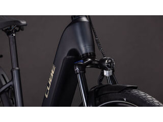 CUBE Touring Hybrid One 600 click to zoom image