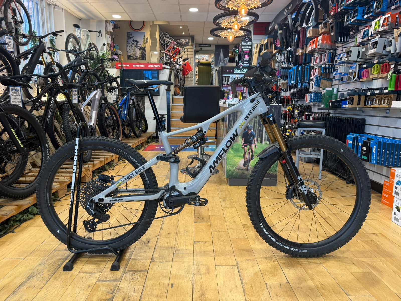 Amflow PX Carbon Pro 2027 Large Demo Bike